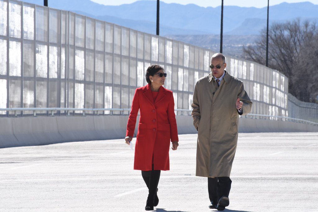 Secretary Pritzker and DHS Secretary Johnson cross the Tornillo-Guadalupe International Bridge. Photo Source: www.commerce.gov
