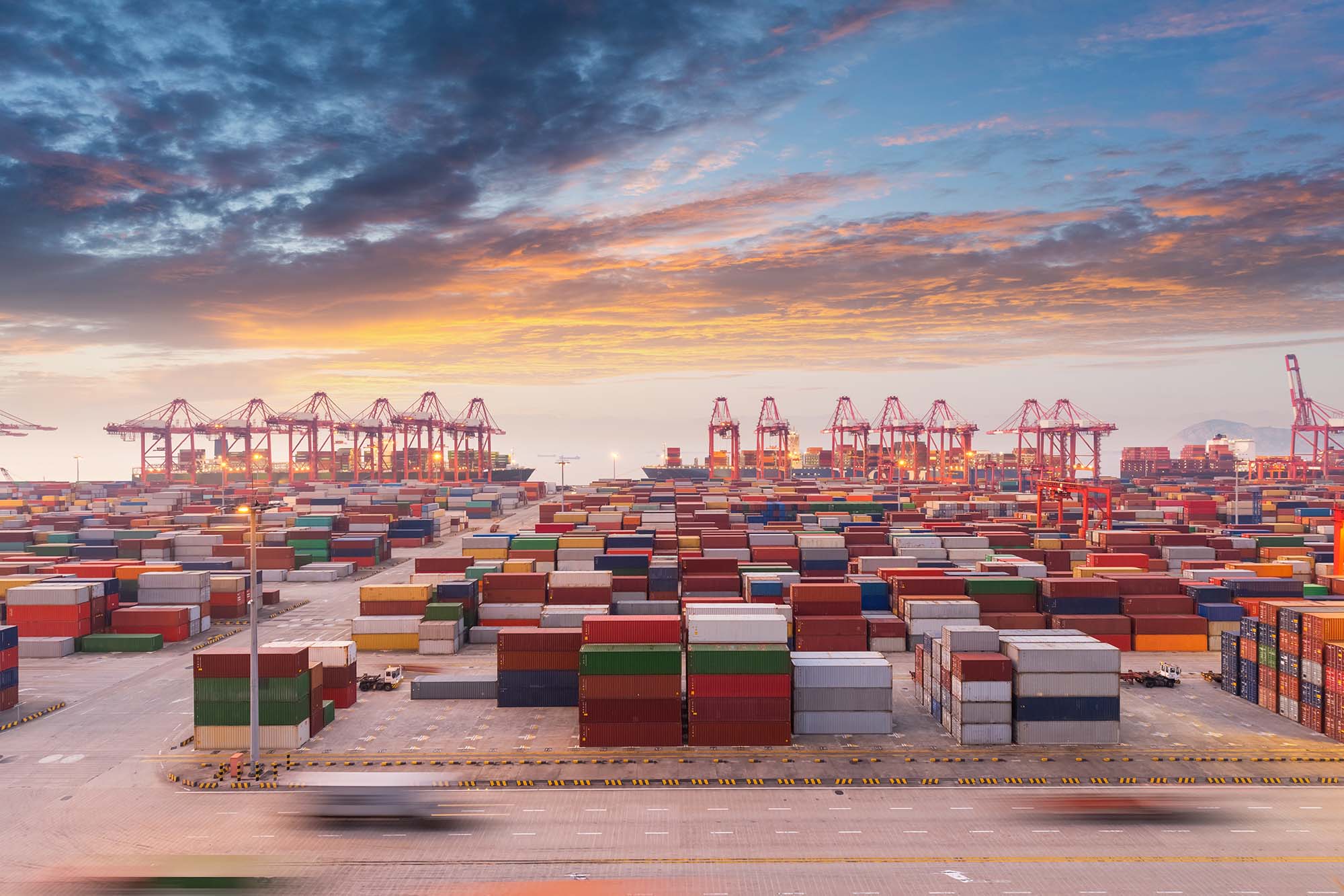 International Thursday: LA/LB Ports Will Reconsider Container Dwell Fees